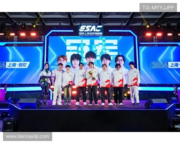 《全球电竞赛事激烈角逐 各大战队新阵容曝光迎接年度总决赛》