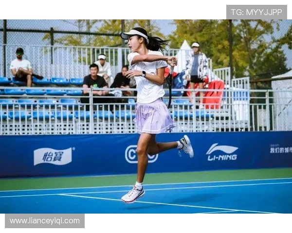 中国小将连克名将勇夺网球巡回赛冠军引发国内网球热潮