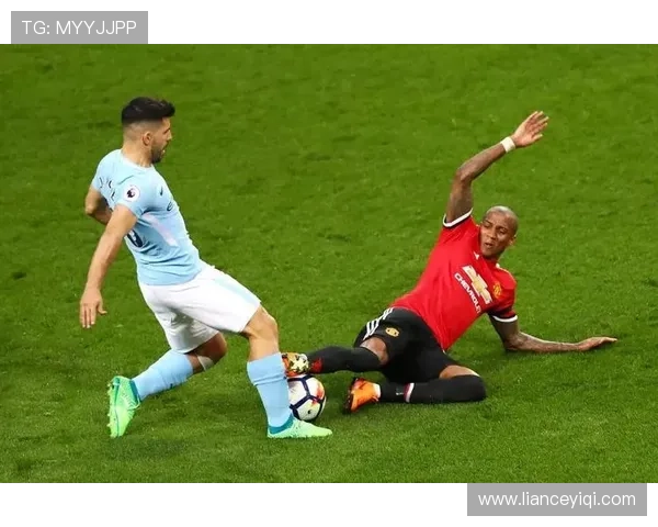 维罗纳俱乐部新赛季备战全面启动 球员阵容调整引发关注