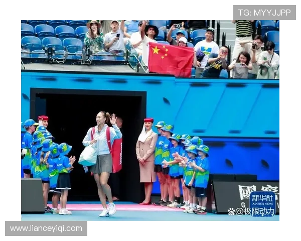 网球赛季激战正酣 多位新星崭露头角 赛事变局引发热议