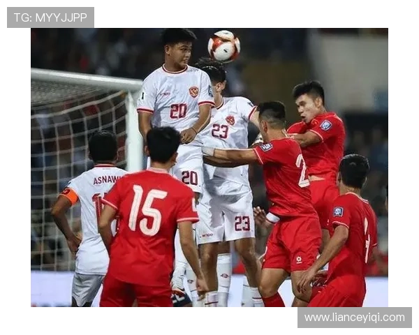 中国足球迎来新纪元 国足备战亚洲杯激战正酣 新教练团队全力以赴