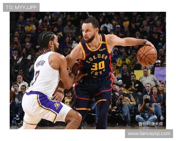 詹姆斯带领湖人轻松击败勇士，续写个人历史新篇章